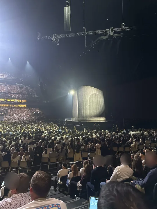 Vue depuis les places, Céline Dion, Gradins bas