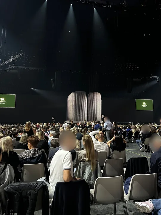 Vue depuis les places, Céline Dion, Parterre, côté